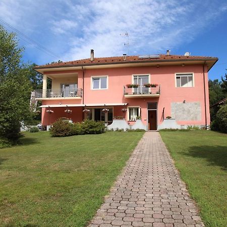 La Rosa Tra I Laghi B&B Мейна Экстерьер фото