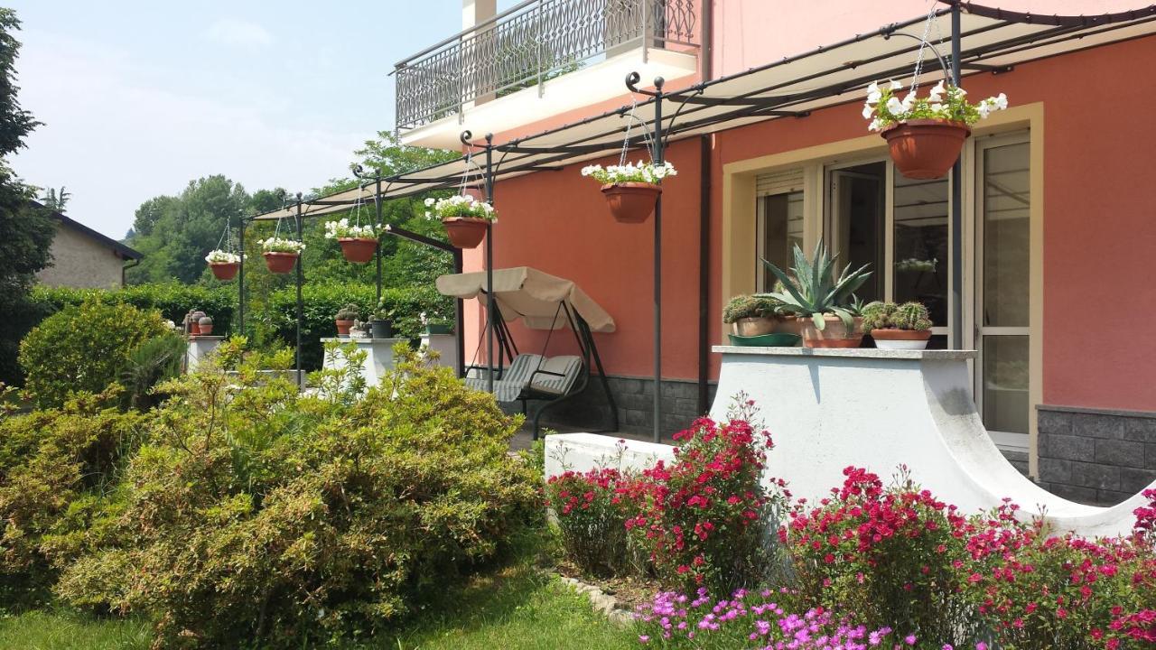 La Rosa Tra I Laghi B&B Мейна Экстерьер фото