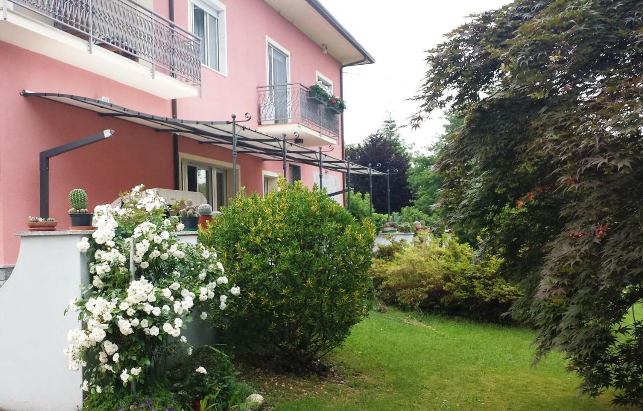 La Rosa Tra I Laghi B&B Мейна Экстерьер фото