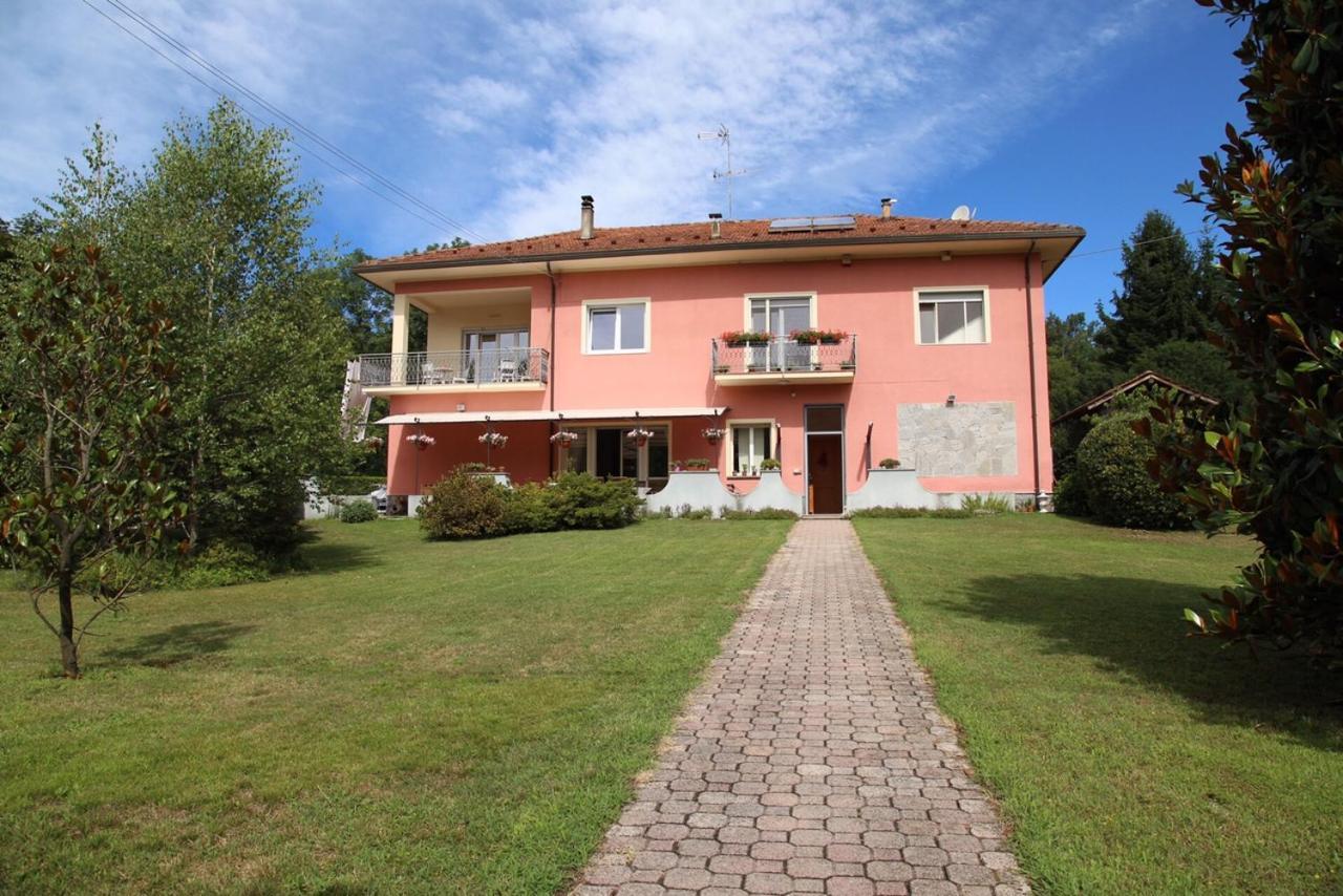 La Rosa Tra I Laghi B&B Мейна Экстерьер фото