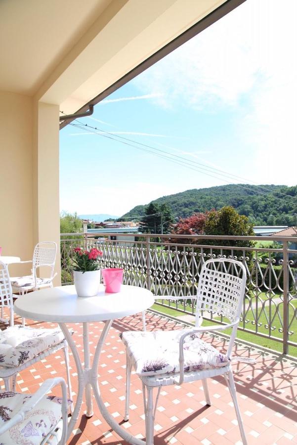 La Rosa Tra I Laghi B&B Мейна Экстерьер фото