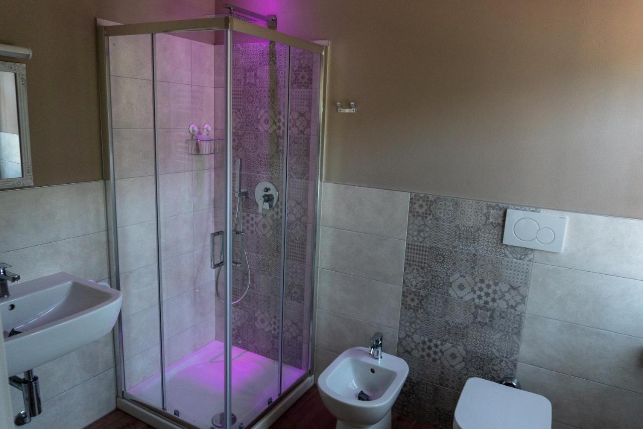 La Rosa Tra I Laghi B&B Мейна Экстерьер фото