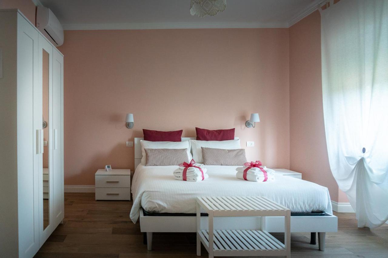 La Rosa Tra I Laghi B&B Мейна Экстерьер фото